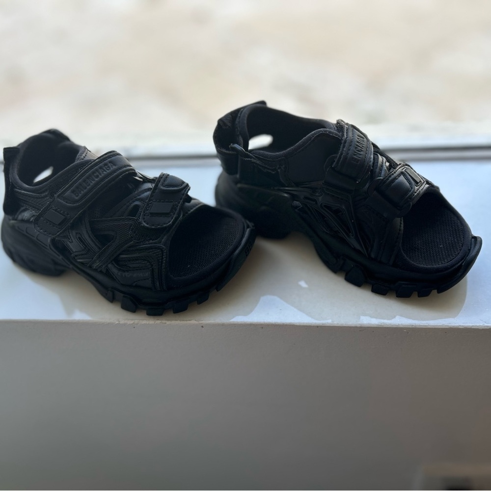 Black Balenciaga boy (unisex) sandals. Size US 8, EUR 25